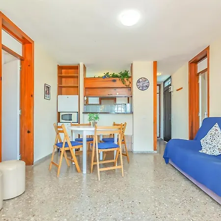 Two Bedroom Apartment, Near Playa De Americas, Wifi, Pool Apartment *